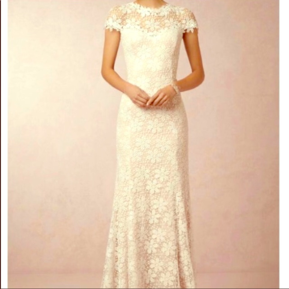 Beautiful White lace Prom/Wedding Dress 👰!